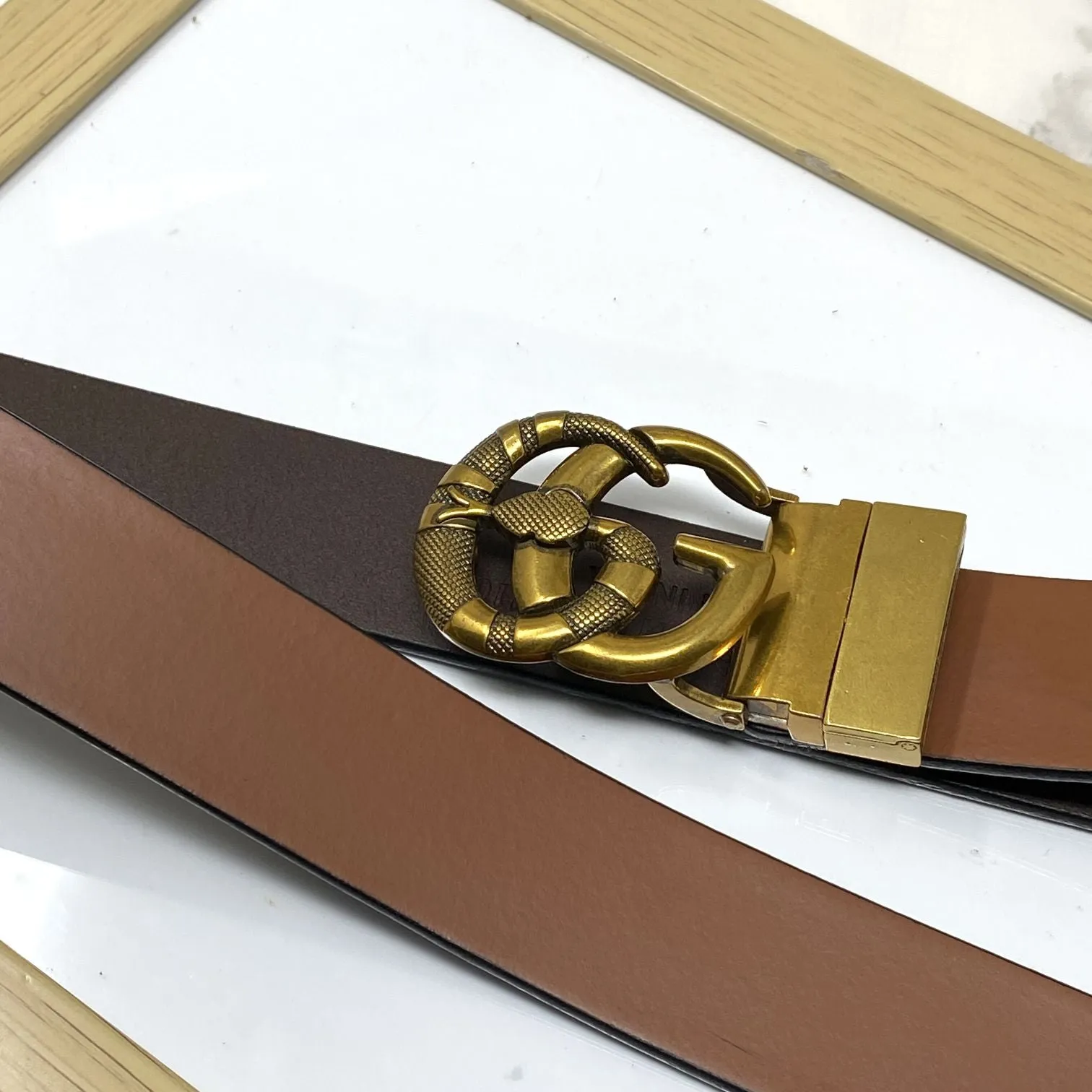 Classy Round Snake Design Leather Strap Belt-JoansParamount