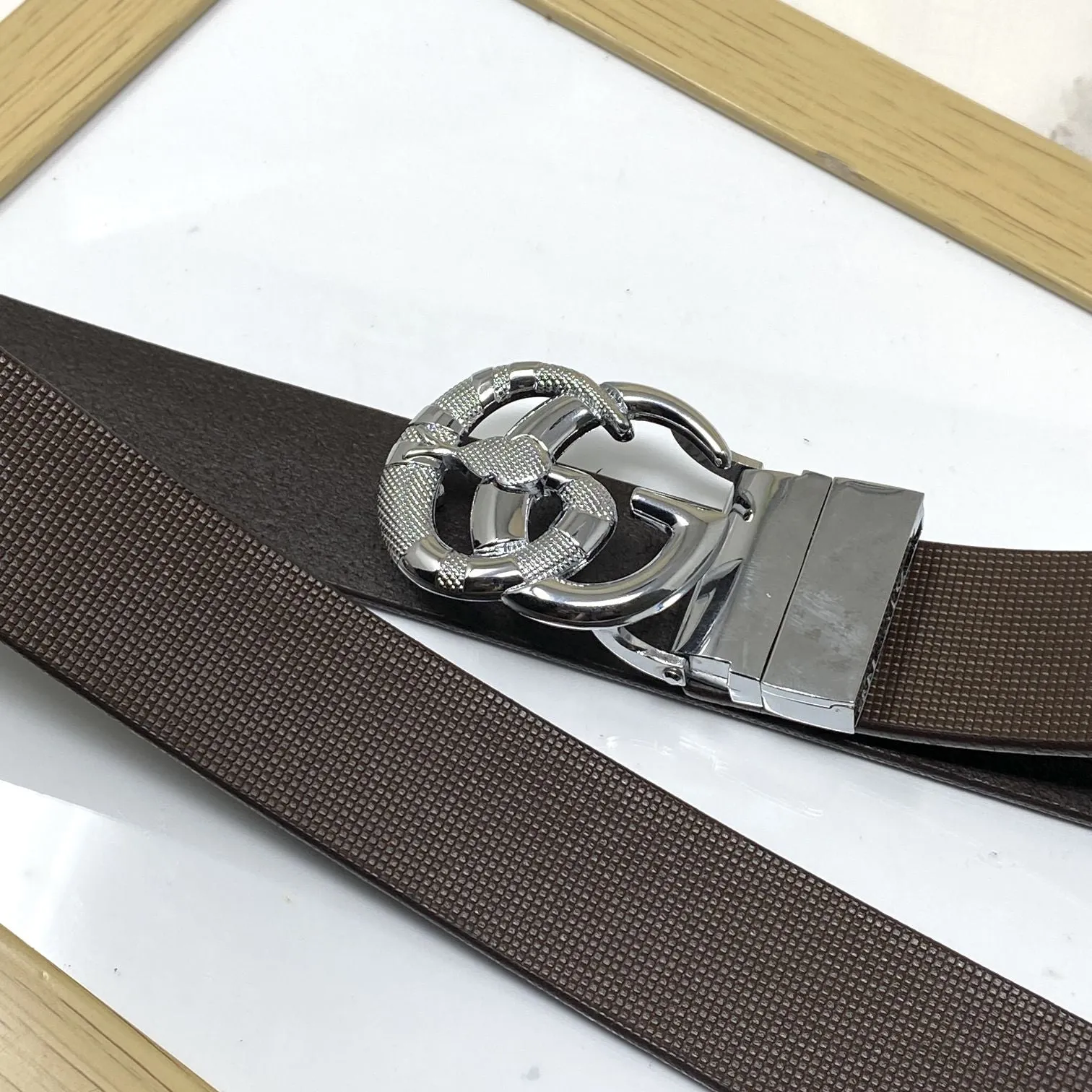 Classy Round Snake Design Leather Strap Belt-JoansParamount