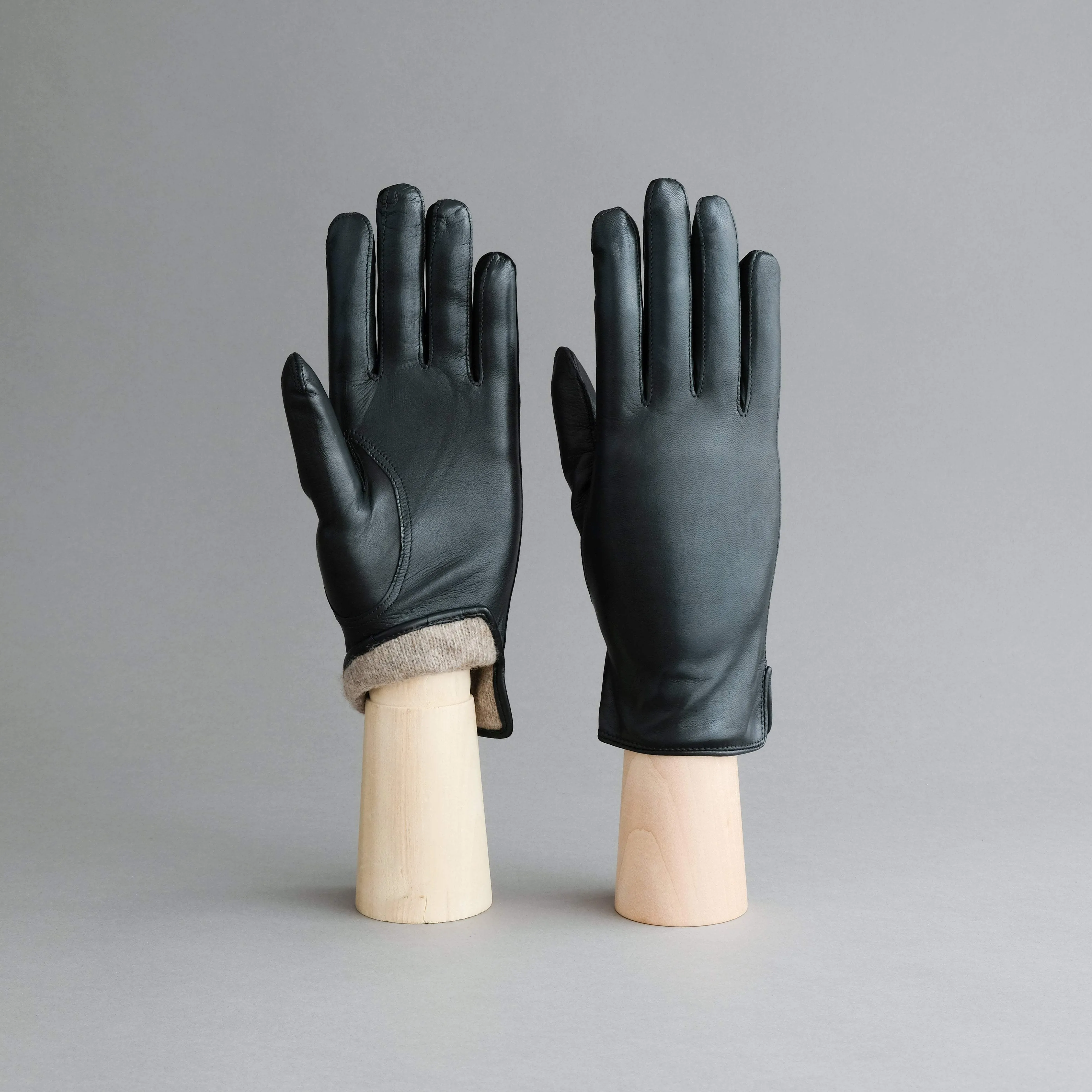 Ladies Gloves from Black Hair Sheep Nappa lined with Cashmere