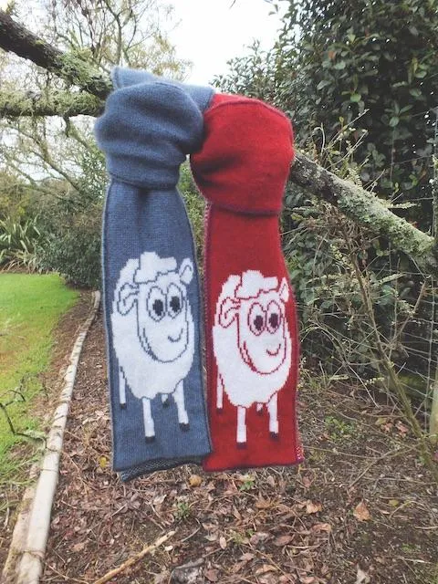 LITTLE LAMBY SCARF