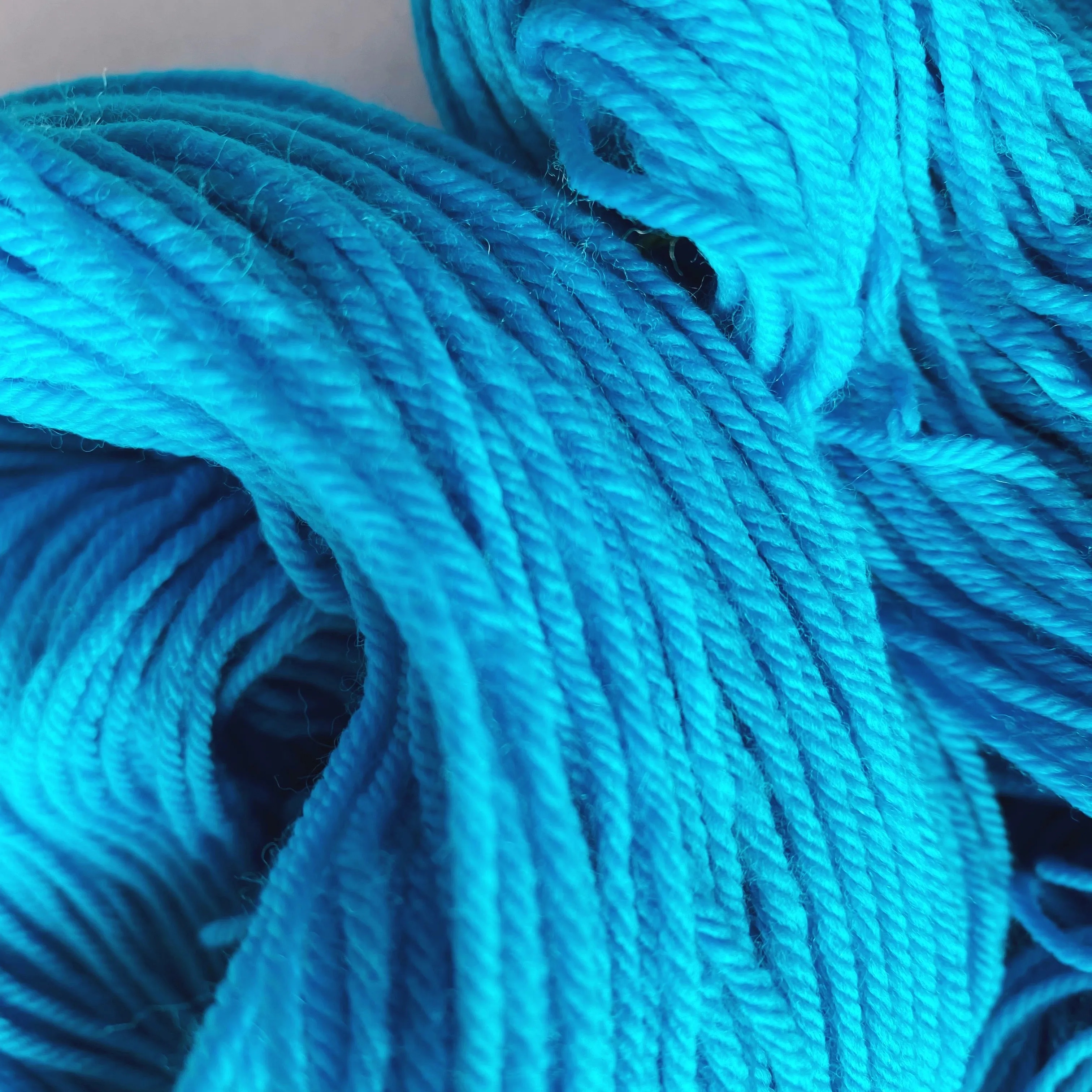 Malibu Moments - Hand dyed DK yarn 100g/225M superwash merino