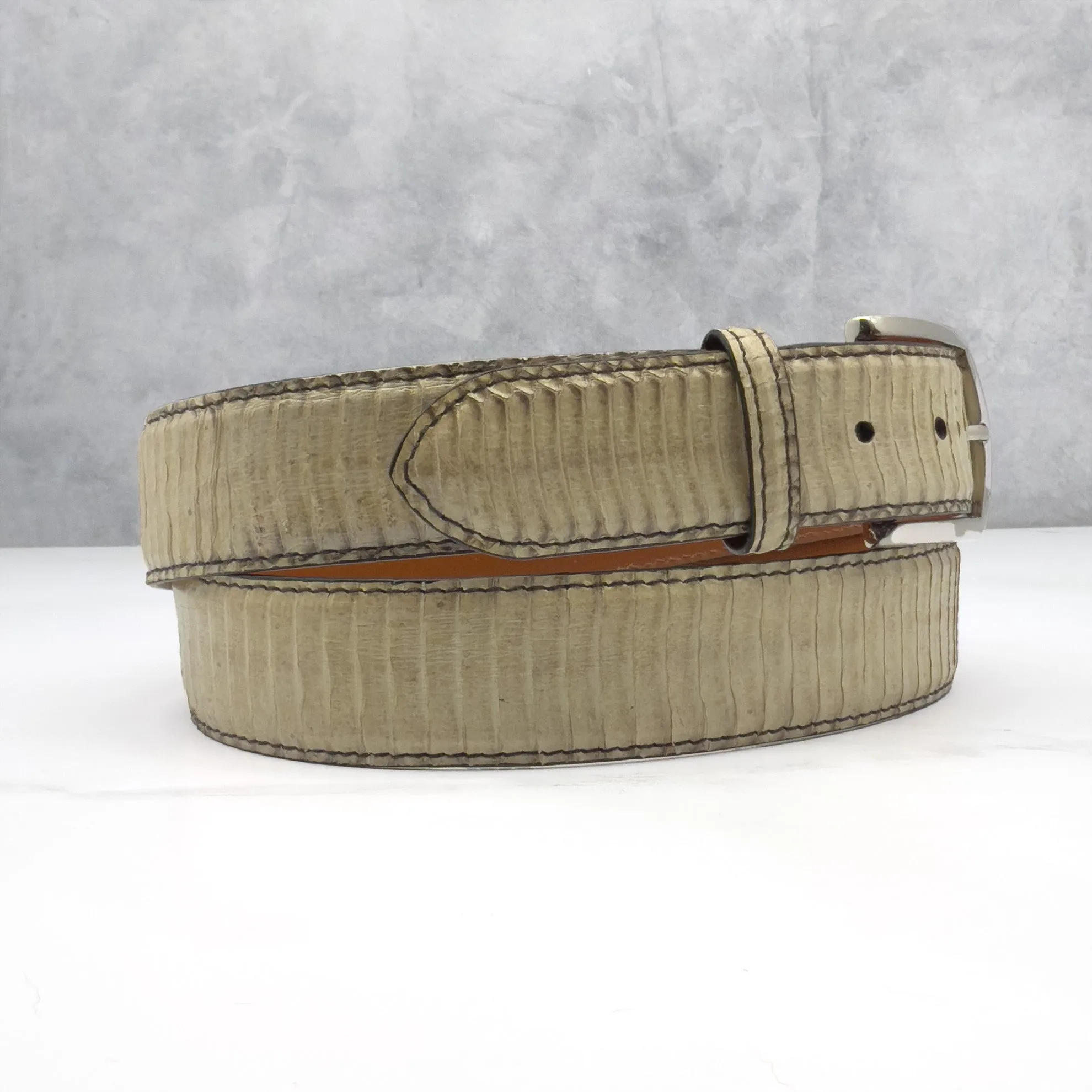 Ready To Ship Spitting Back Cut Cobra Belt: Natural (Width 1.5')