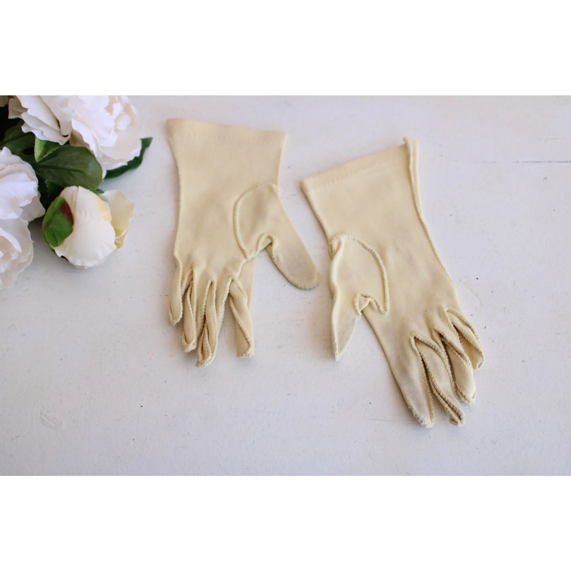 Vintage 1960s Yellow Wrist Matinee Length Cotton Glove